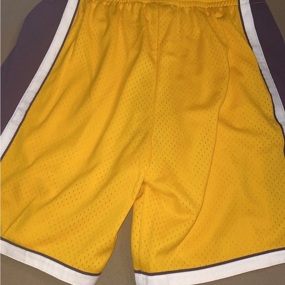 2009 Mitchell & Ness NBA Swingman Shorts Los Angeles Lakers Men - Picture 5 of 6